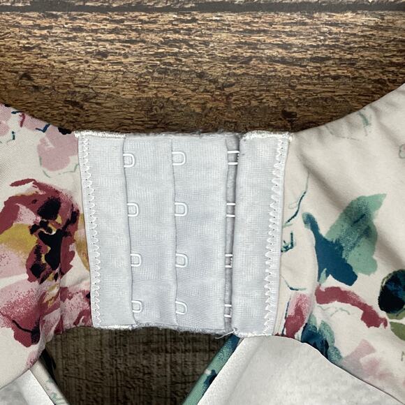 Torrid Wire-Free Lightly Lined Print Plunge 360° Back Smoothing Bra Size 46D - Picture 8 of 9